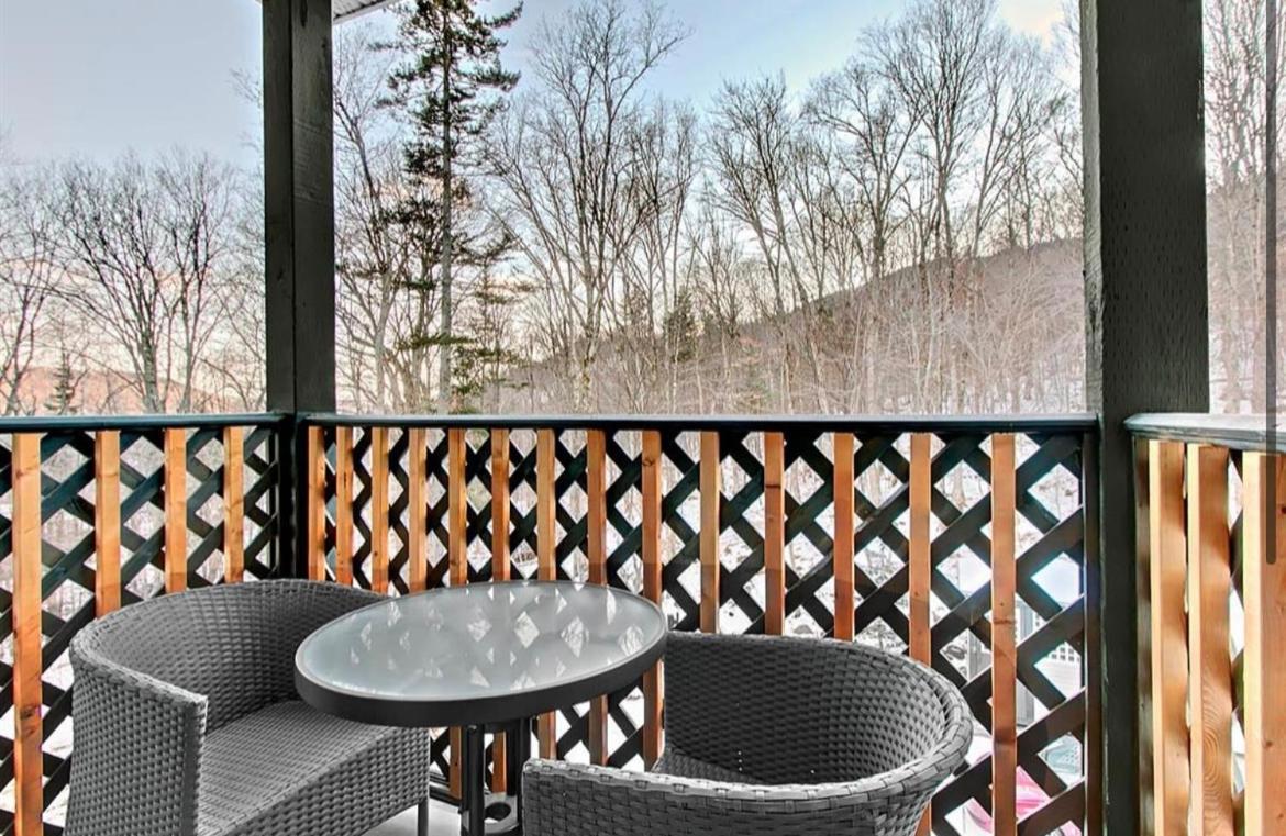 Condo Ski-In Ski-Out Stoneham Εξωτερικό φωτογραφία